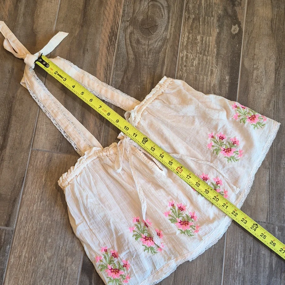 XS/S Free People Golden Hour Lace Detail Embroidered Floral Top in Peach Combo